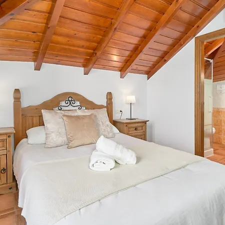 Villa Javier en Sayalonga-2